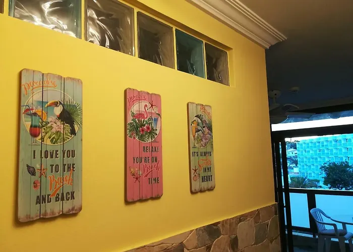 Glamour Near Yumbo Center Apartment *