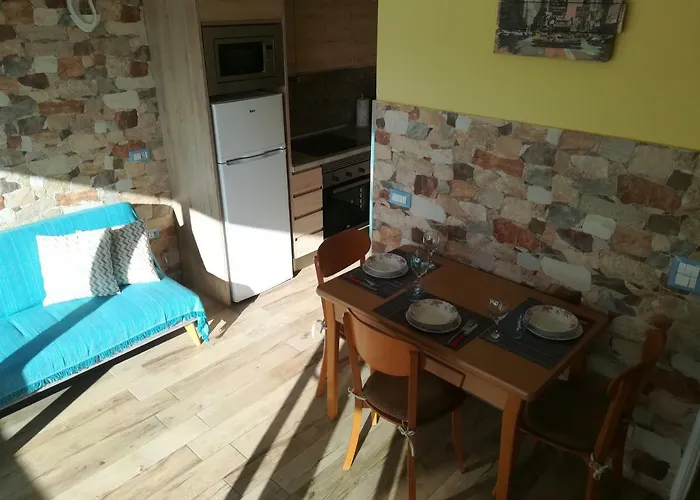 Glamour Near Yumbo Center *