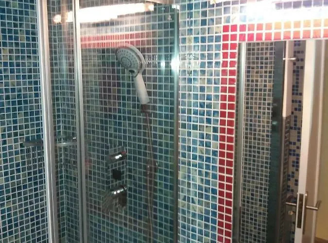 Glamour Near Yumbo Center Apartment